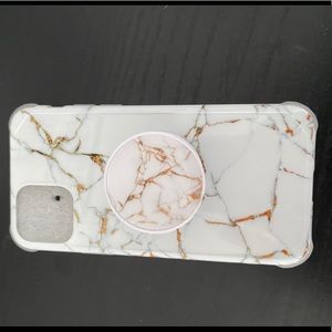 Marble iPhone case with matching pop socket